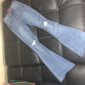 Wide leg blue jeans from Guess in a size 25.